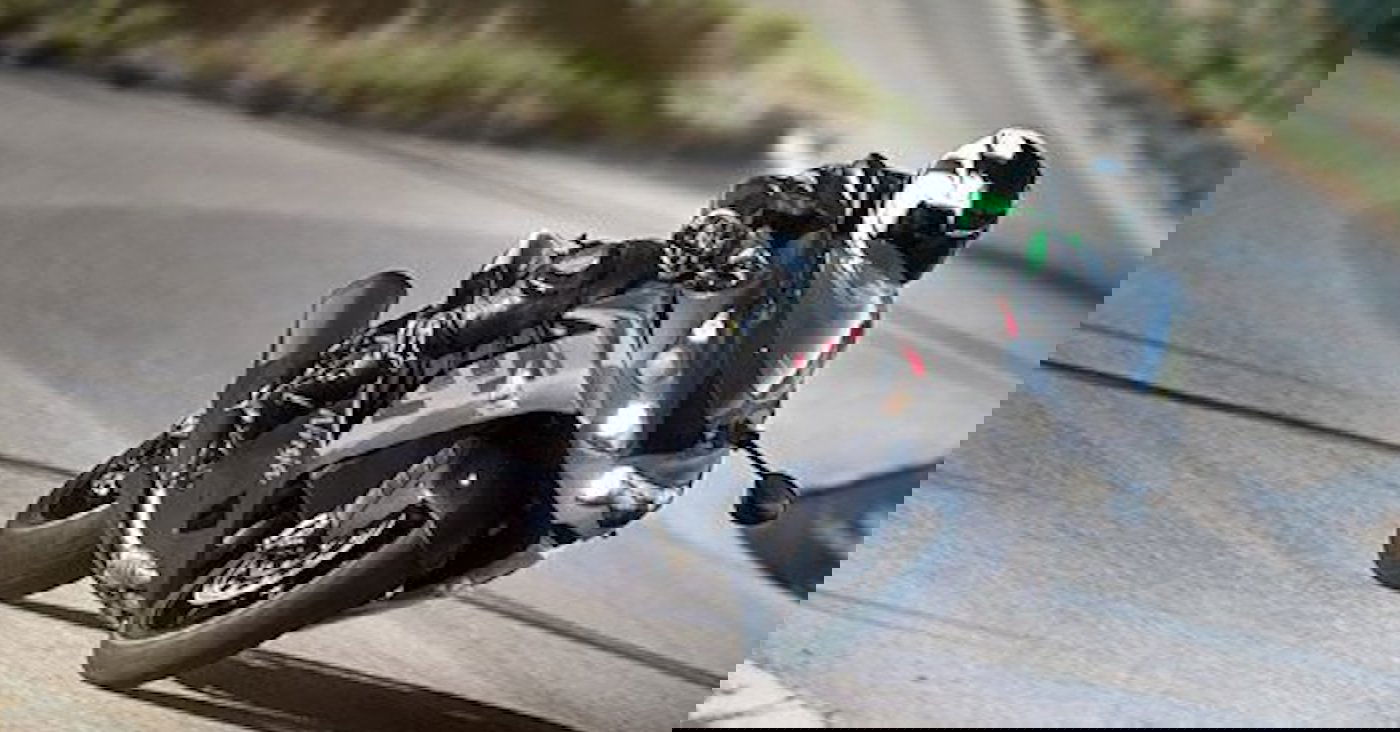Kawasaki ZX-14R US Spec 2021.jpg